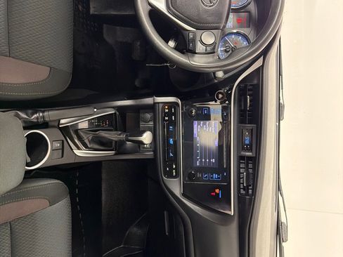 Used 2019 Toyota Corolla LE image 25