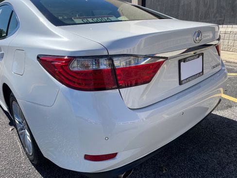 Used 2014 Lexus ES 350 w/ Luxury Package FWD image 10