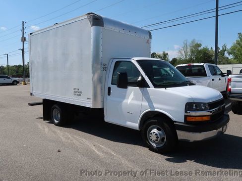 Used 2019 Chevrolet Express 3500 w/ Power Convenience Package RWD image 7