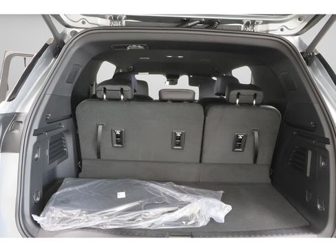 New 2026 Chevrolet Traverse LT w/ Midnight/Sport Edition AWD/4WD image 28