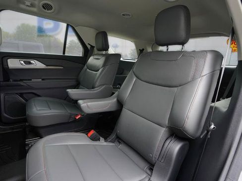 Certified 2025 Ford Explorer Active w/ Active Comfort Package AWD/4WD image 23