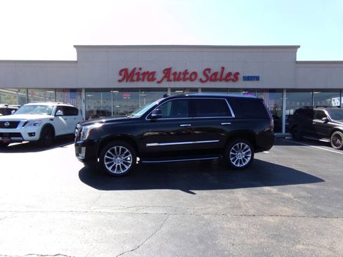 Used 2019 Cadillac Escalade Luxury AWD/4WD image 1