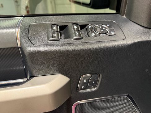 Used 2019 Ford F150 Lariat w/ Equipment Group 502A Luxury AWD/4WD image 13