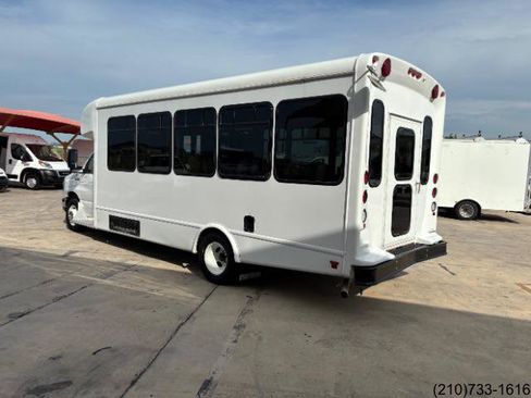 Used 2019 Ford E-450 and Econoline 450 Super Duty w/ Shuttle Bus Prep Package RWD image 5