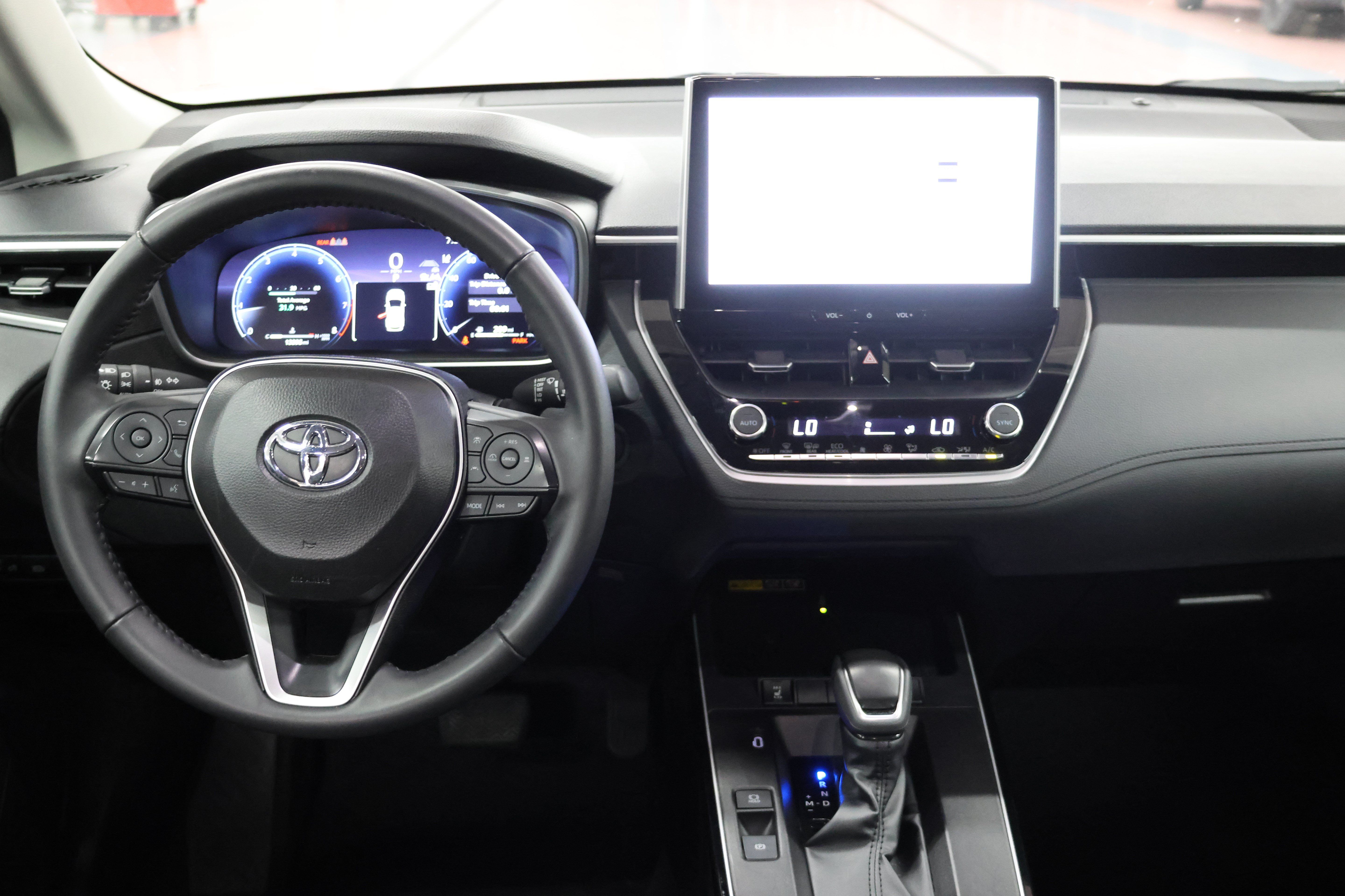 Certified 2026 Toyota Corolla Cross XLE FWD image 30