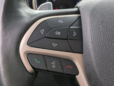 Used 2016 Jeep Grand Cherokee Laredo 75th Anniversary image 23