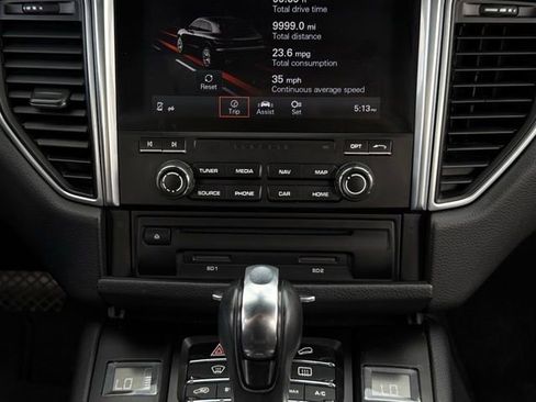 Used 2017 Porsche Macan AWD/4WD image 26