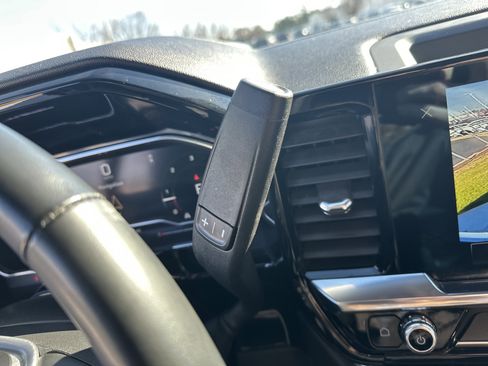 Used 2025 GMC Sierra 1500 SLT image 26