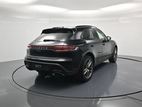 Used 2025 Porsche Macan AWD/4WD image 39