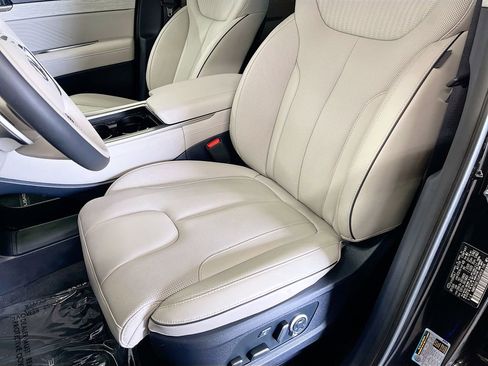 Used 2025 Hyundai Palisade Calligraphy FWD image 20