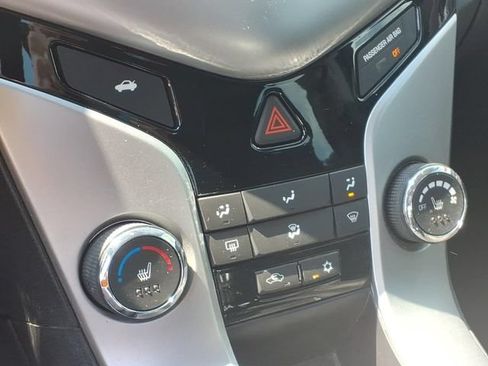 Used 2015 Chevrolet Cruze LT FWD image 9