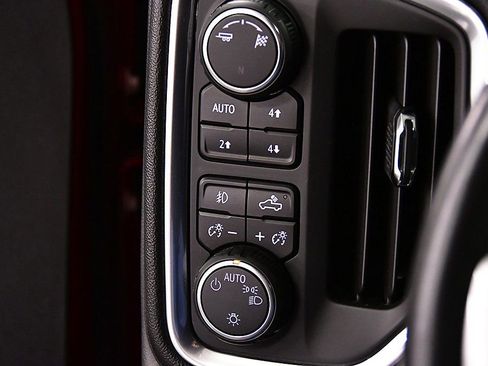 Used 2019 Chevrolet Silverado 1500 RST image 25