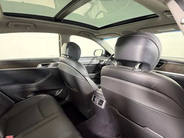 Used 2018 Genesis G80 3.8 w/ Option Group 03 RWD image 30