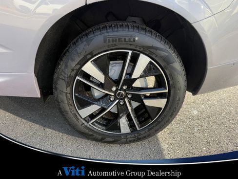 Used 2026 Volvo XC60 B5 Plus w/ Protection Package Premier AWD/4WD image 10