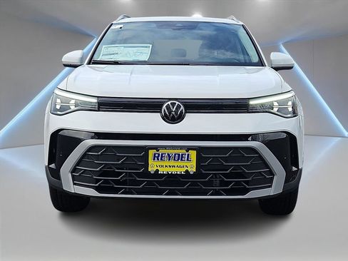 New 2026 Volkswagen Taos SE AWD/4WD image 2