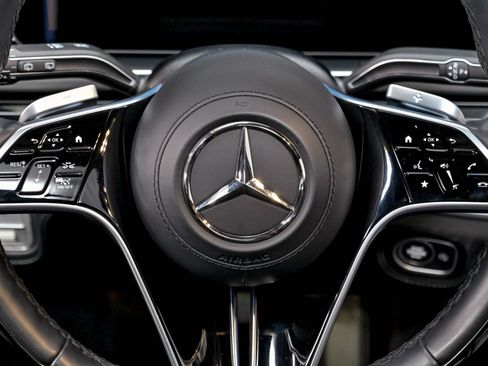 Used 2024 Mercedes-Benz Maybach GLS 600 4MATIC image 70