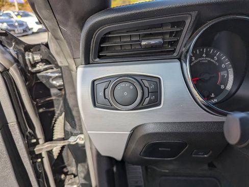 Used 2017 Ford Mustang GT Premium image 14