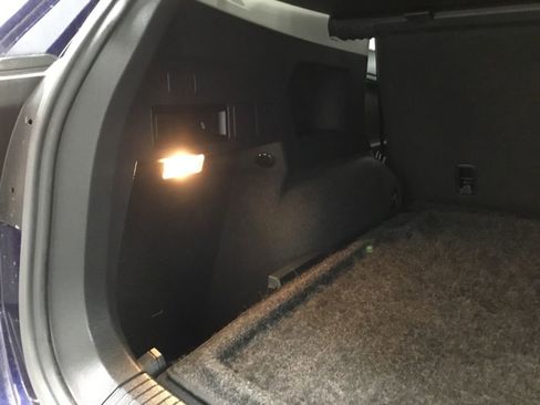 Used 2021 Volkswagen Tiguan SEL image 17