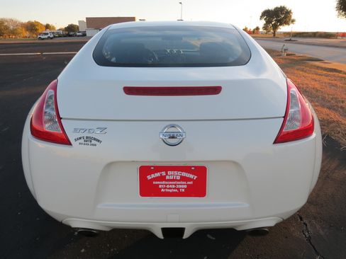 Used 2010 Nissan 370Z Coupe image 8