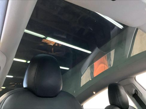 Used 2020 Tesla Model Y Long Range AWD/4WD image 25