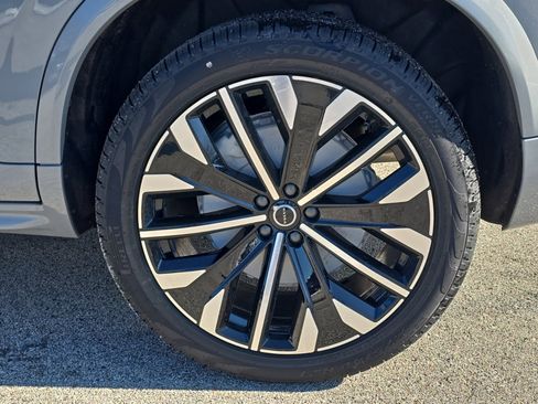New 2026 Volvo XC90 B6 Plus w/ Protection Package image 6