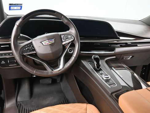 Used 2024 Cadillac Escalade Sport w/ LPO, ONYX Package image 12