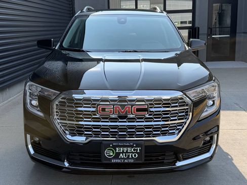 Used 2024 GMC Terrain SLT w/ Infotainment Package II AWD/4WD image 4