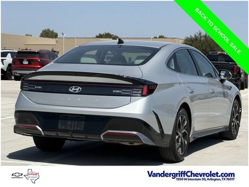 Used 2025 Hyundai Sonata SEL FWD image 4