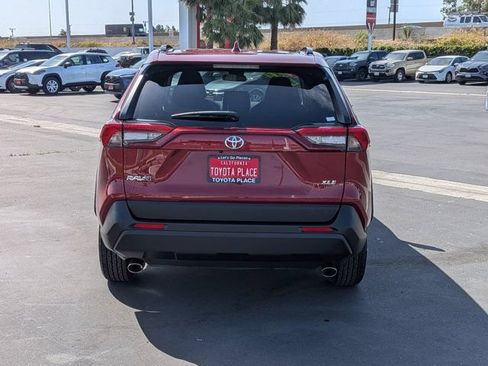 Used 2025 Toyota RAV4 XLE FWD image 9