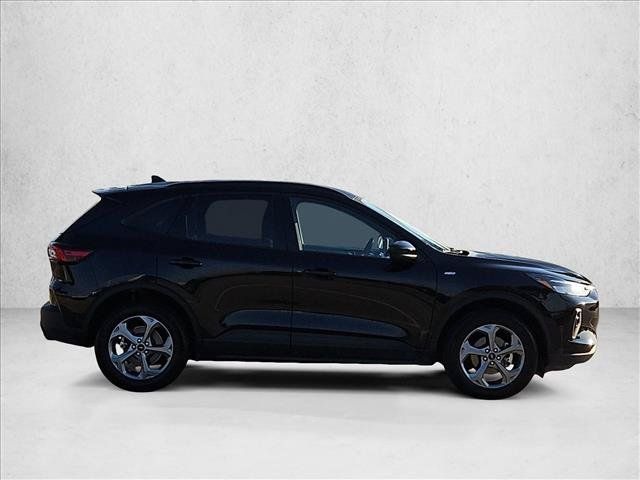 Used 2025 Ford Escape ST-Line Select AWD/4WD image 4