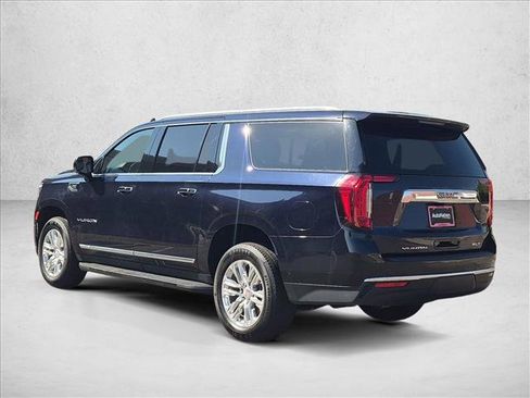 Used 2024 GMC Yukon XL SLT AWD/4WD image 8