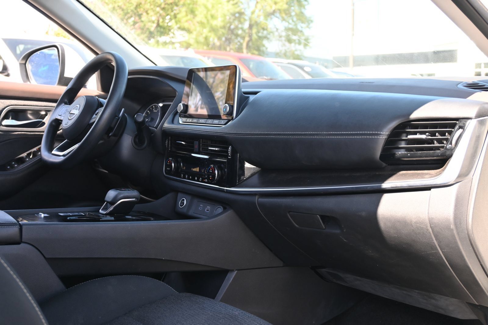 Used 2023 Nissan Rogue SV FWD image 24