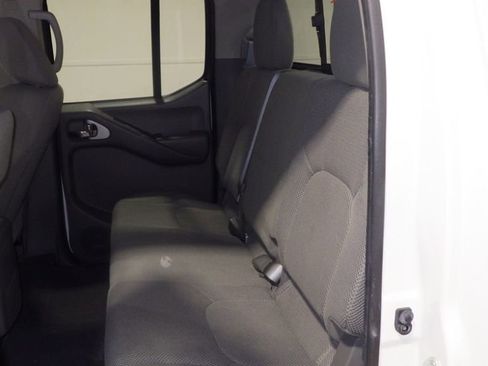 Used 2021 Nissan Frontier SV w/ Midnight Edition Floor Mats image 7