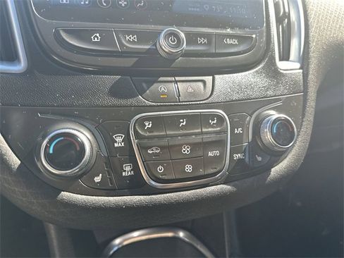 Used 2024 Chevrolet Malibu LT image 17