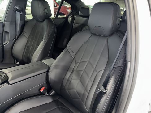 Used 2025 BMW 530i w/ Premium Package RWD image 33
