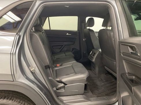 Used 2020 Volkswagen Atlas Cross Sport SE image 25
