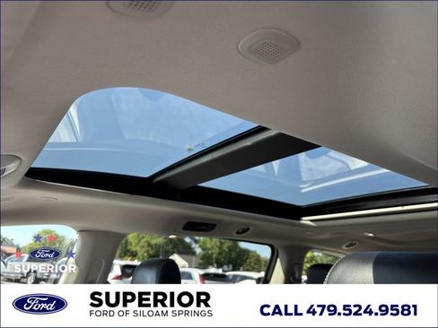 Used 2023 Chrysler Pacifica Limited FWD image 25