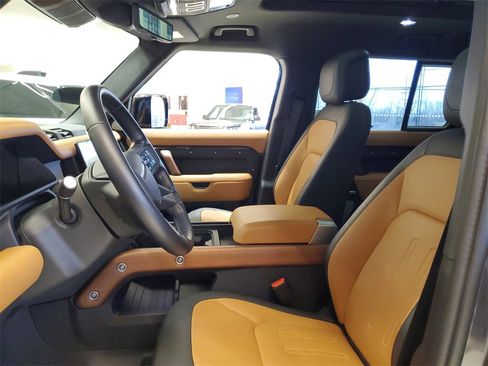 Used 2024 Land Rover Defender 130 X image 6