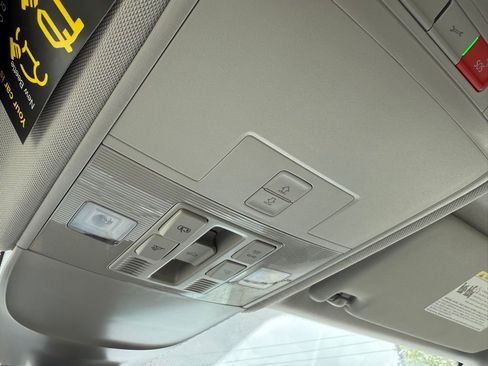 New 2025 Volkswagen Taos SEL image 15