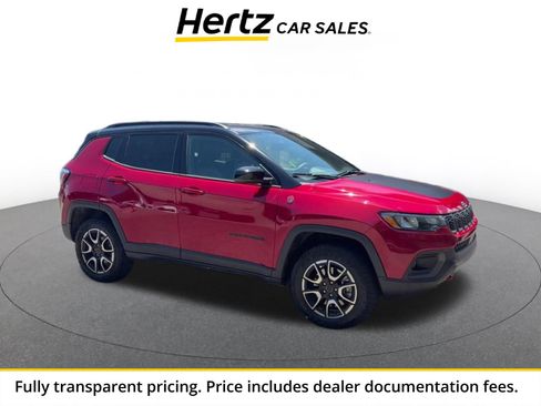 Used 2025 Jeep Compass Trailhawk AWD/4WD image 1
