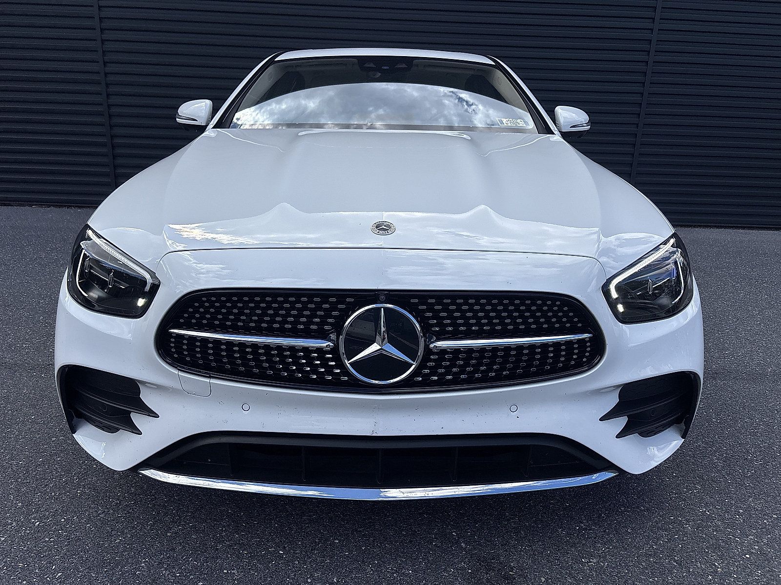 Used 2023 Mercedes-Benz E 350 4MATIC Sedan image 9