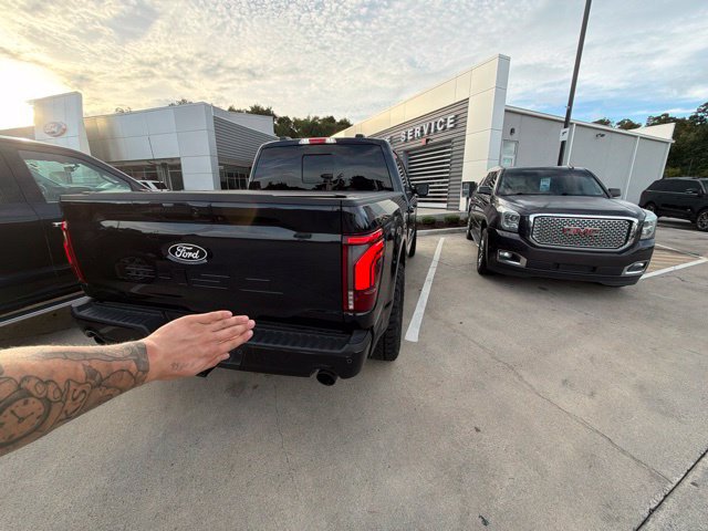 Used 2025 Ford F150 Lariat w/ Equipment Group 501A Mid AWD/4WD image 5
