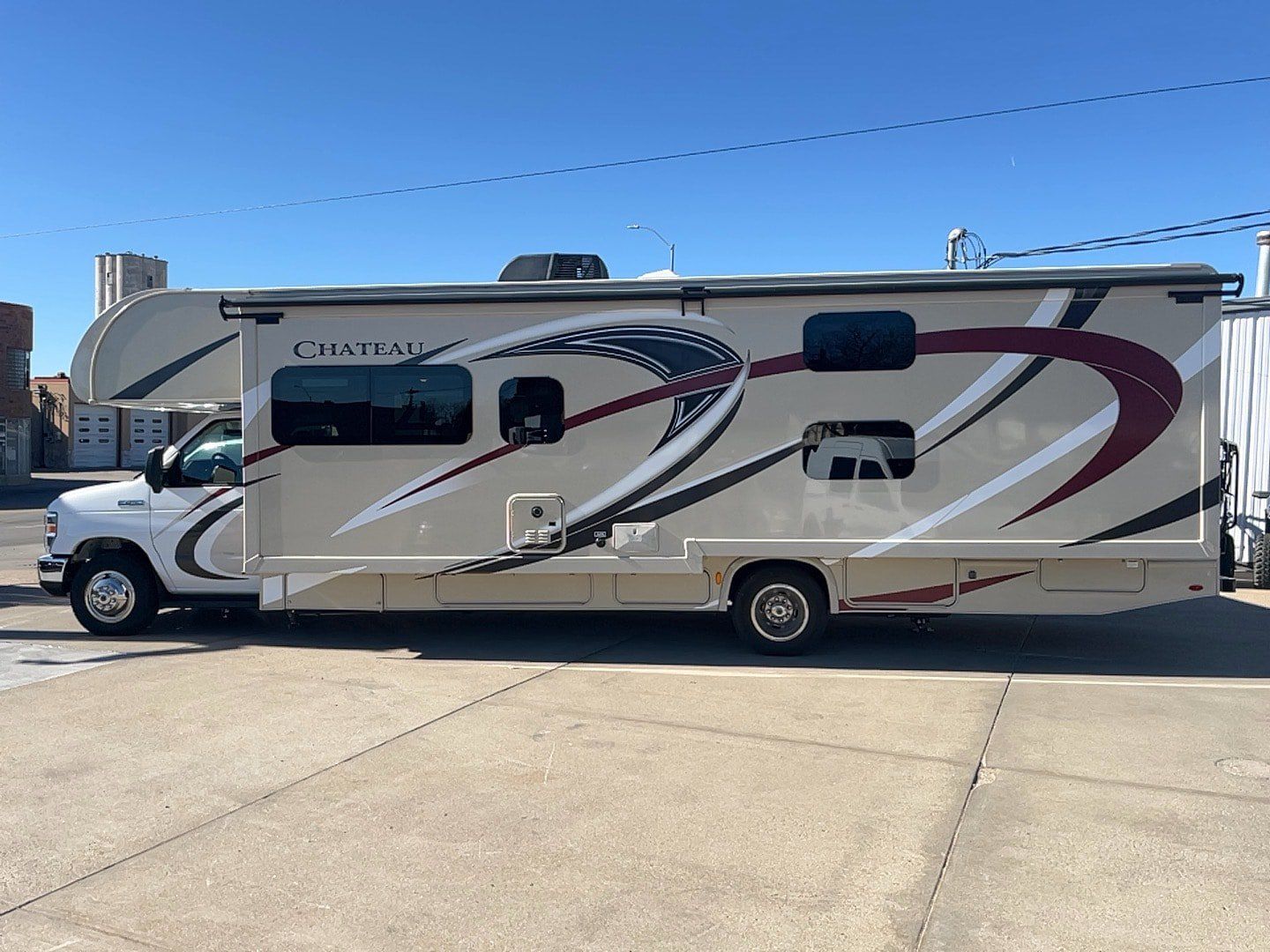 Used 2017 Ford E-450 and Econoline 450 Super Duty w/ Motorhome Prep Package RWD image 8