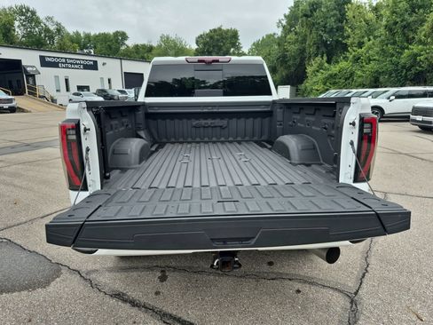 Used 2024 GMC Sierra 2500 AT4 w/ AT4 Premium Plus Package AWD/4WD image 27