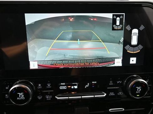 Used 2023 Toyota Highlander Limited FWD image 32