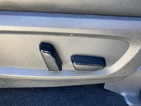 Used 2022 Nissan Pathfinder SL image 34