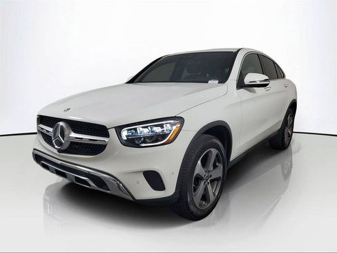 Used 2023 Mercedes-Benz GLC 300 4MATIC Coupe image 3