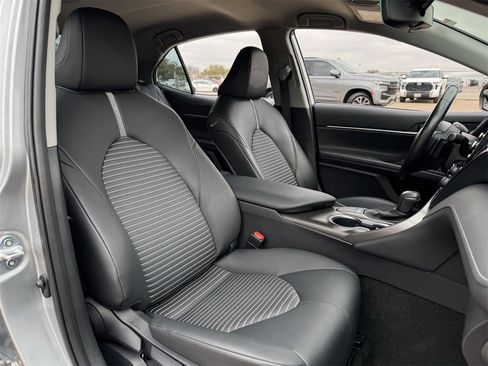 Used 2024 Toyota Camry SE image 27