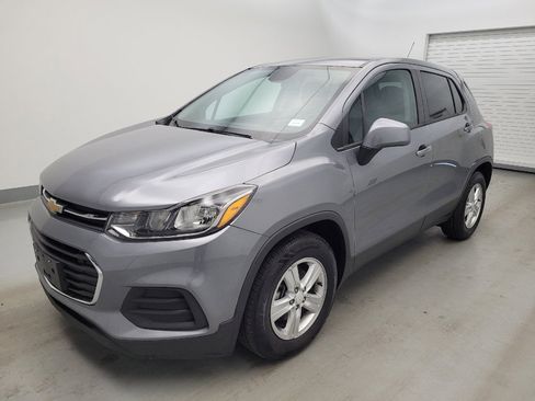 Used 2020 Chevrolet Trax LS w/ Tint and Cruise Package FWD image 2