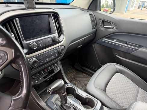 Used 2019 Chevrolet Colorado Z71 AWD/4WD image 14